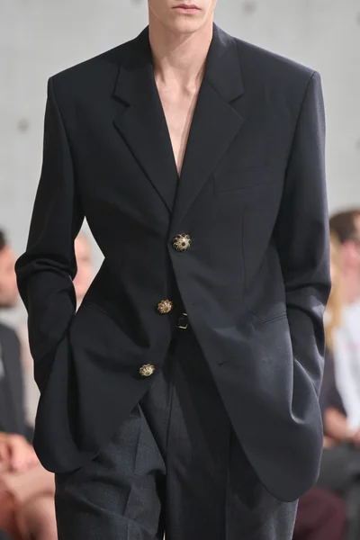 Look 14